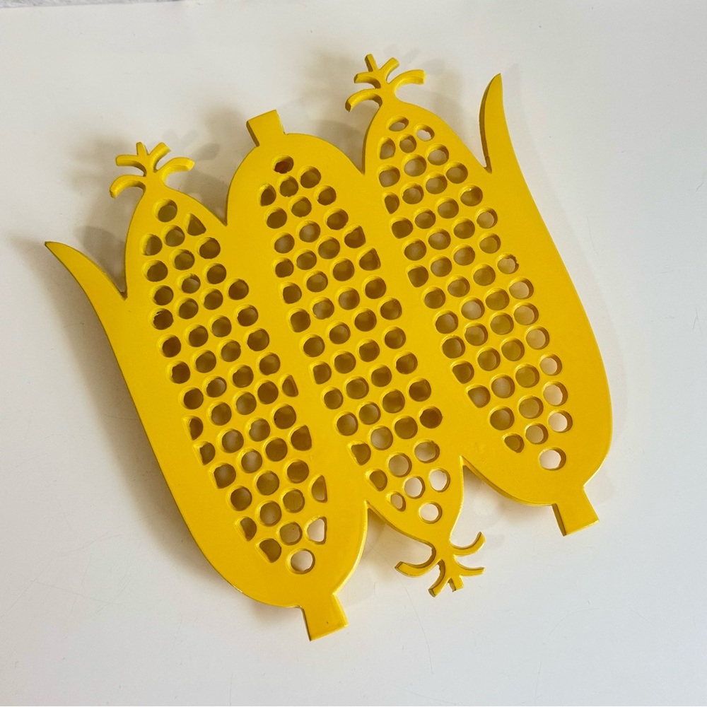 Crate&Barrel Yellow Corn-On-The-Cob Metal Trivet - Picture 2 of 8